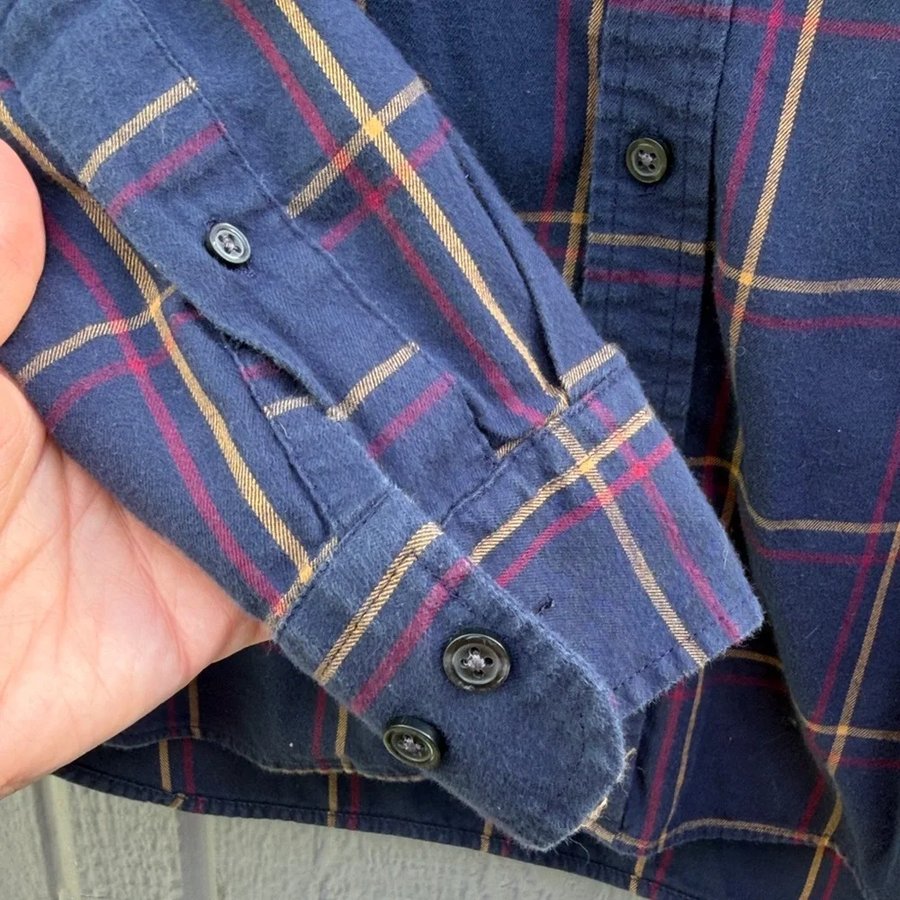 Banana Republic Untucked Fit Navy Plaid Button Down Shirt